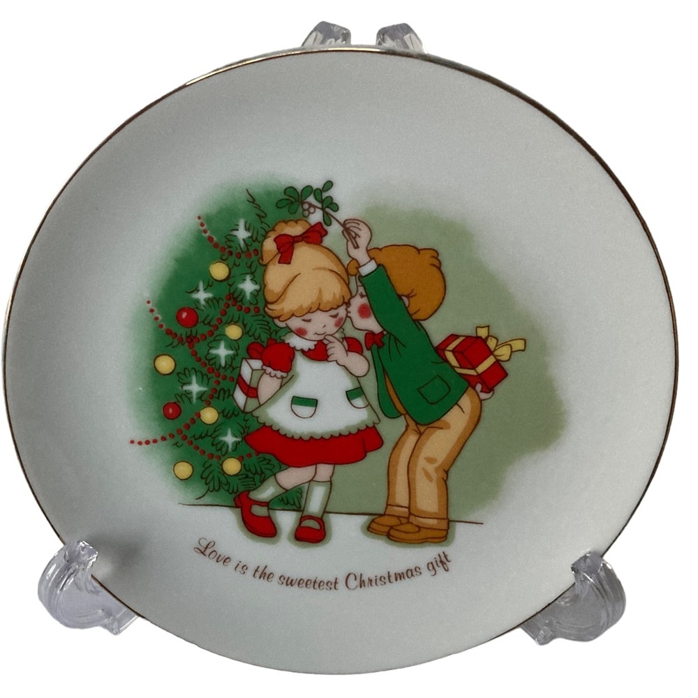 Vtg Love is Sweetest Gift‎ Christmas Decorative Wall Plate Made in Japan 6.25"
